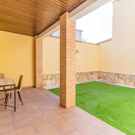 Hébergement de vacances De Aranda - Elegante Casa 7 Con Jardin Privado, Ac Y Wifi Arandiga