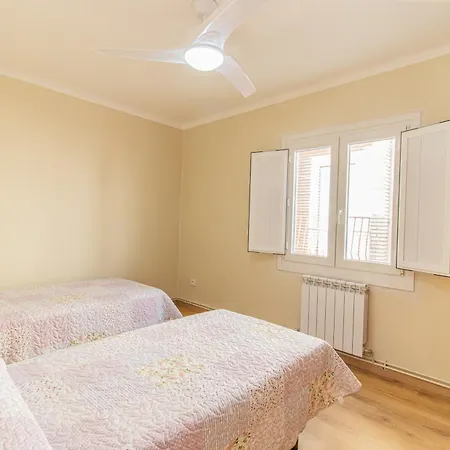 Hébergement de vacances De Aranda - Elegante Casa 7 Con Jardin Privado, Ac Y Wifi *